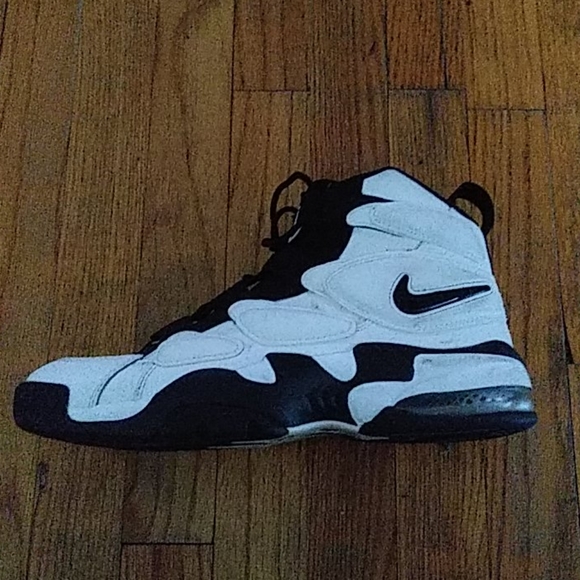 Sneakers - Picture 1 of 6